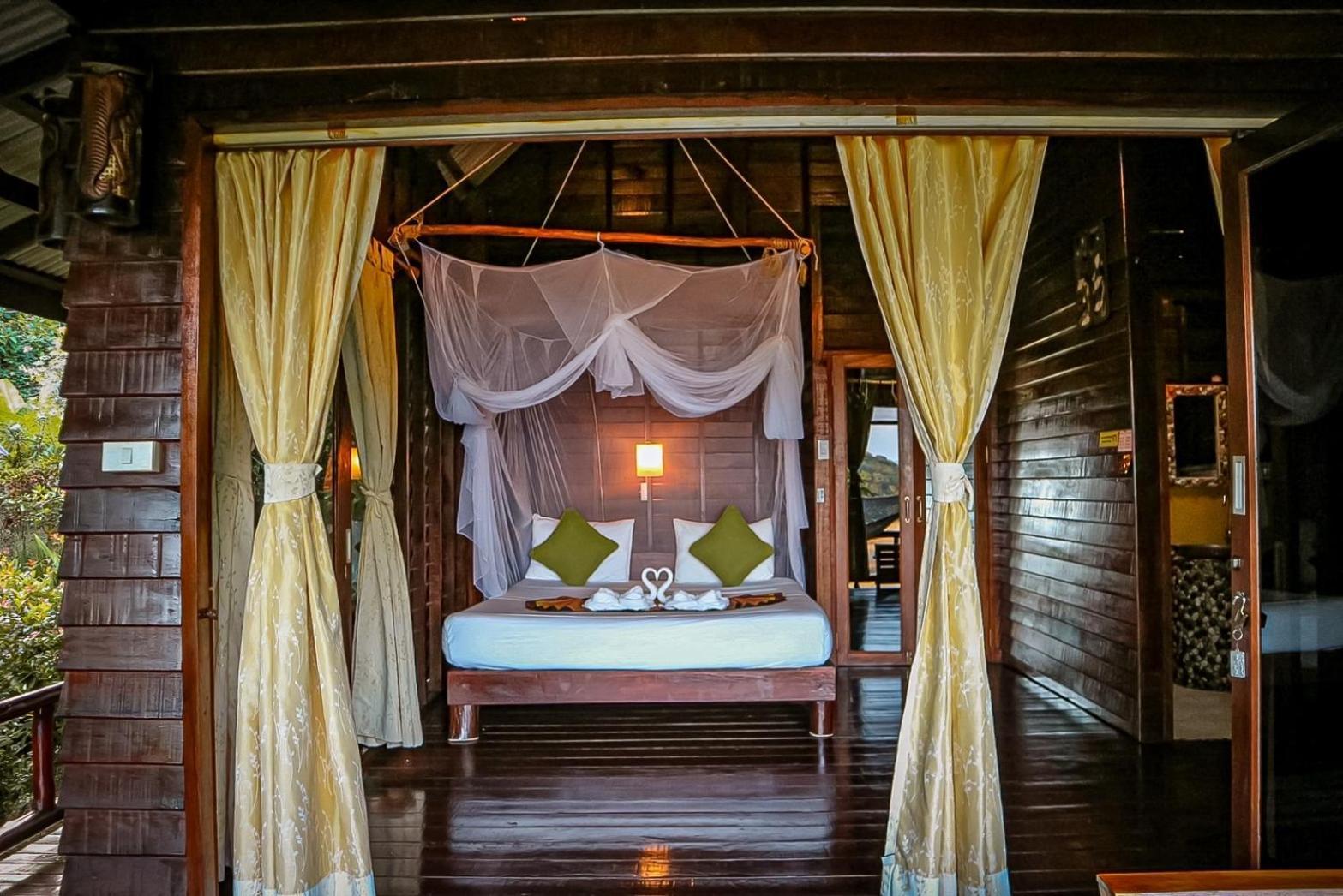 Hillhouse - Koh Yao Noi Bed & Breakfast Exterior photo